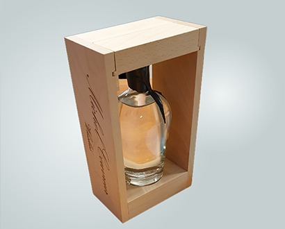 Flasque whisky Hêtre avec calage mousse ''Michel Couvreur'' (Caisserie CVF)